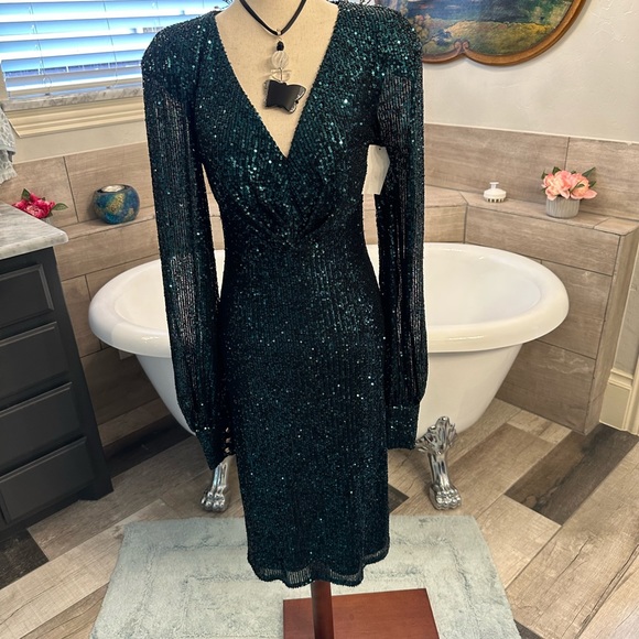 Ieena Mac Duggal Emerald Sequin Green Dress With Long Sleeves Gold Buttons 6 - Picture 13 of 15